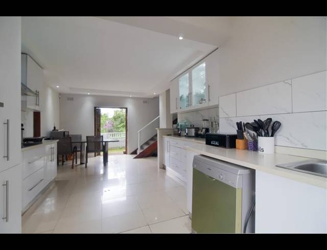 4 BEDROOM HOUSE FOR SALE IN THREE HILLS